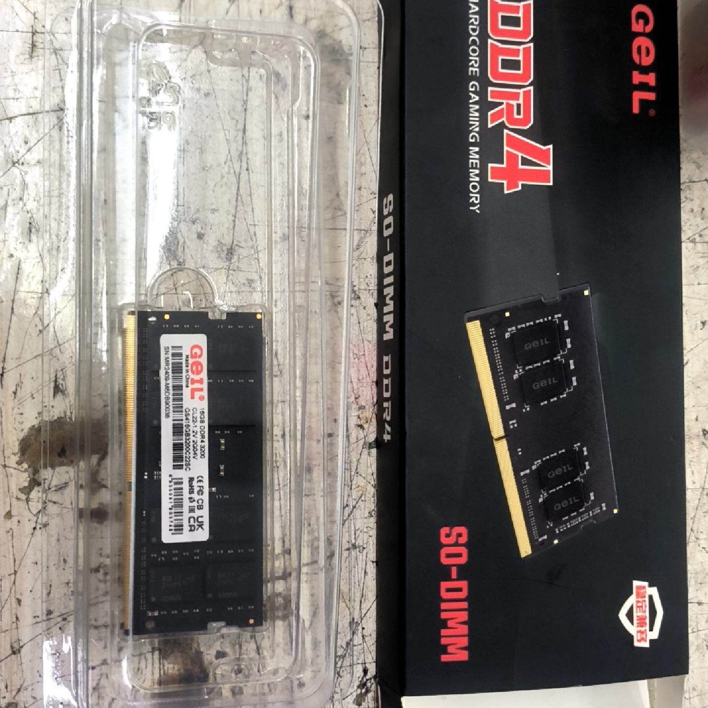 金邦GEIL DDR4 320其它元器件