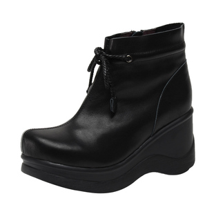 一席之地女鞋秋冬靴子真皮厚底圆头妈妈鞋加绒防滑坡跟舒适女短靴