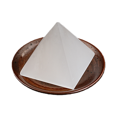 天然透石膏金字塔摆件