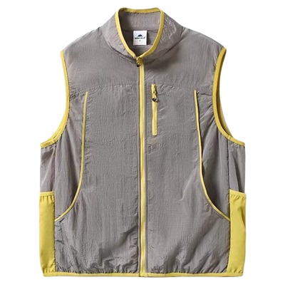 户外山系穿搭！叠穿百搭马甲坎肩