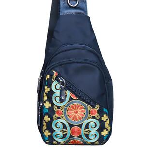 女士牛津布小胸包国风刺绣斜挎胸前包多夹层休闲特色通用时尚小包