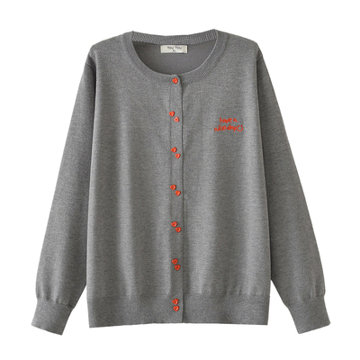 大码春秋冬刺绣爱心扣子针织衫