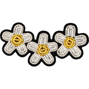 治愈系微笑花朵胸针精致简约百搭气质西装衬衫领口别针配饰刺绣品