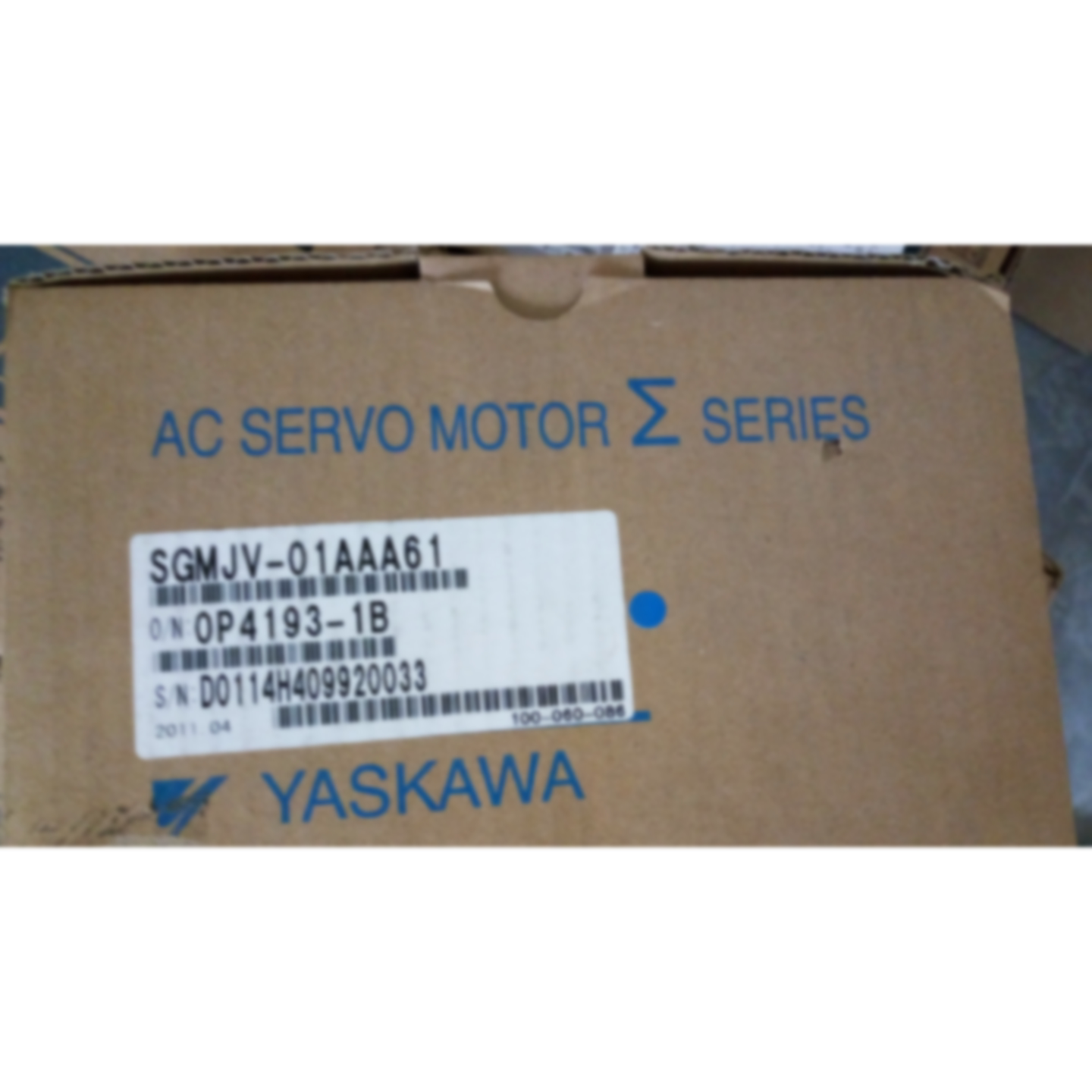 议价日本YASKAWA SGMJV-01AAA61,安川100w伺服马达,现货包邮!