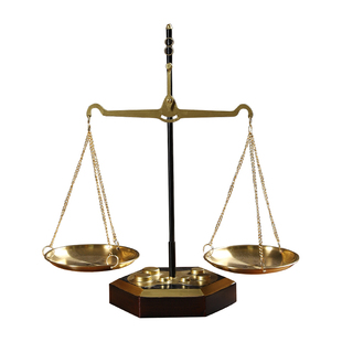 复古金属天平秤模型摆件家居装饰品律师办公室高级感法律道具礼物