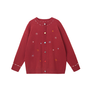 PCMY跨年穿搭刺绣酒红色开衫毛衣外套男女2026新年韩版情侣针织衫