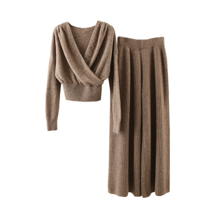 慵懒风松弛感穿搭一整套v领收腰针织衫+休闲阔腿长裤子两件套套装