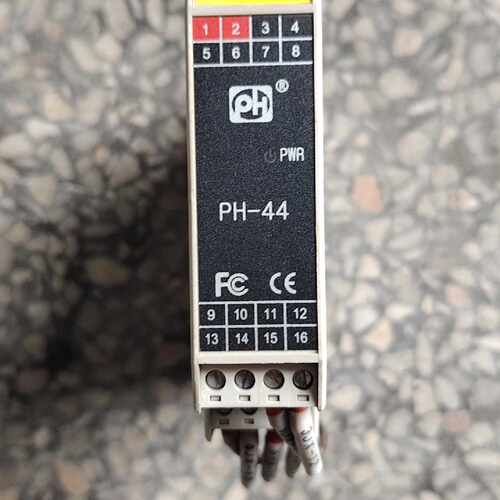 北京平和PH-44信号隔离器，型号PH447HAAAD，议价