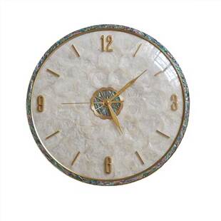 现代轻奢贝壳挂钟客厅民宿挂表简约北欧创意家用静音黄铜座钟表