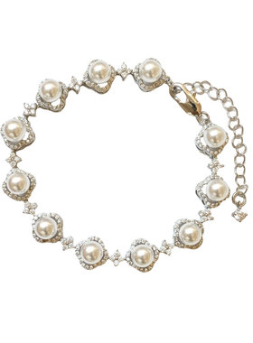 西大班镶满钻镂空四叶草珍珠手链