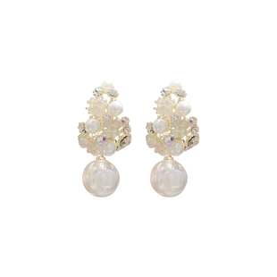 韩国东大门轻奢珍珠花朵耳环女超仙个性网红耳坠显瘦高级感耳饰品