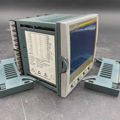 EUROTHERM 3204 3204/CC/VH/LRRX/X/4XL/S/FRA/FRA Temperature C