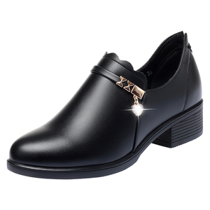 不累脚舒适广场舞真皮软底妈妈鞋