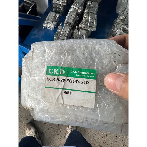 询价下单几乎全新CKD滑台气缸 LCR-8-20-F2H-D-S1D