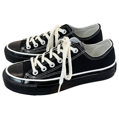 全黑色低帮情侣款百搭休闲帆布鞋