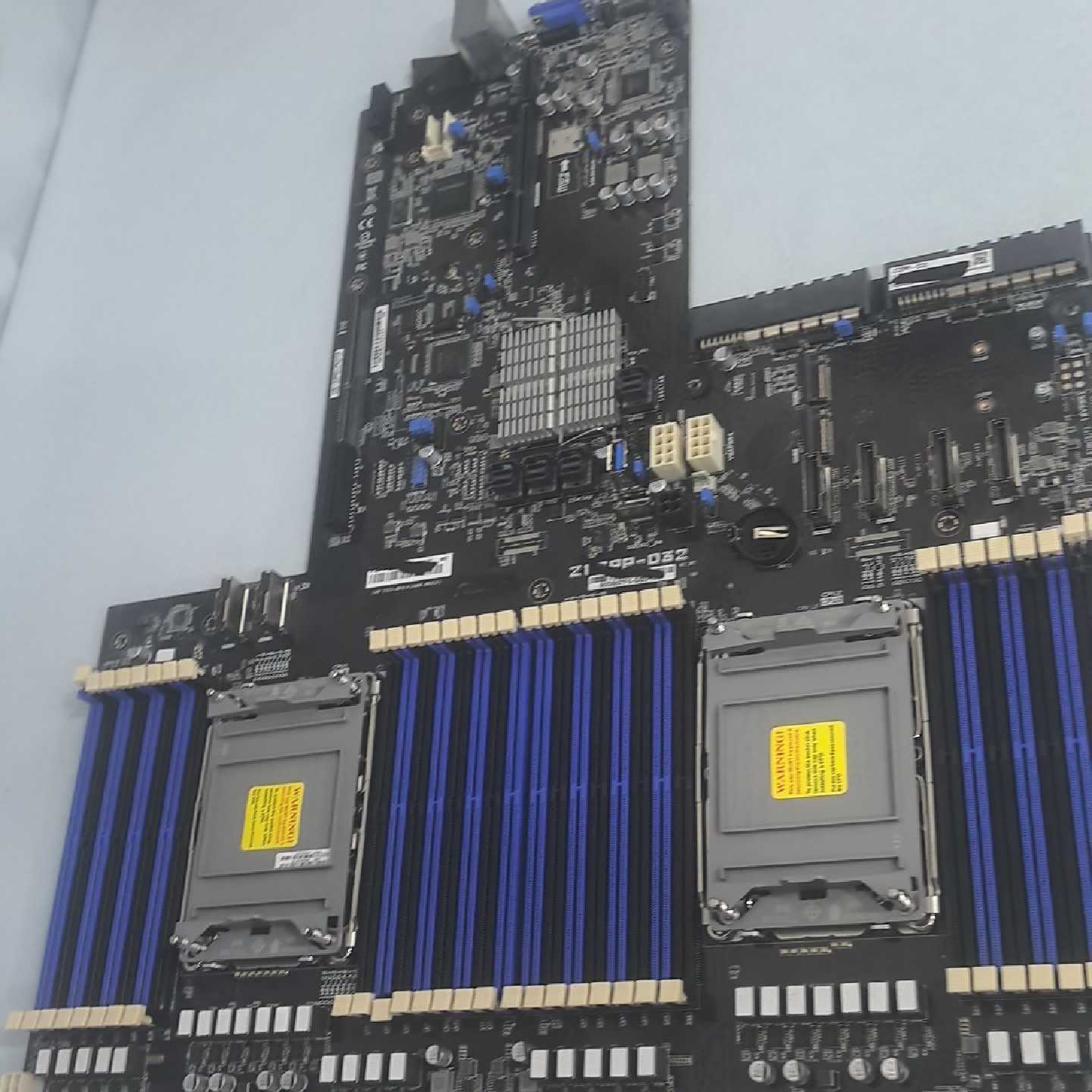 议价华硕Z12PP-D32双路服务器主板，32条内存插槽，支持L维修