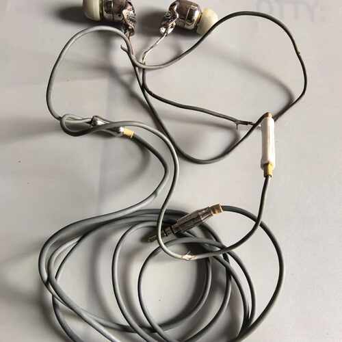 议价Skullcandy Gavio Pro骷髅头有线耳机，实物维修