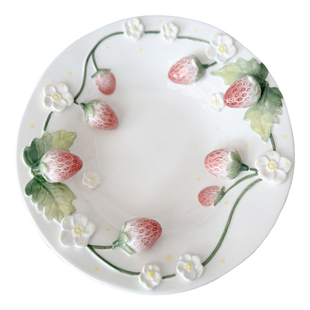 HoneyMee高级感立体可爱草莓浮雕盘子好看釉下彩陶瓷餐具漂亮餐盘