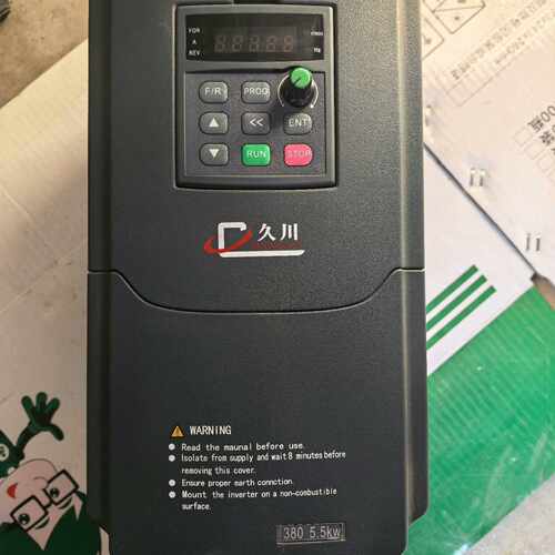 溢价-久川5.5KW变频器，JC05R5A4-V1.0，实图现