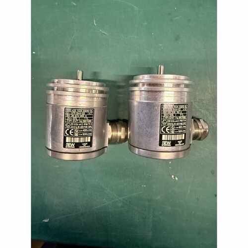 议价全新SEW编码器ROD426102430B101A维修