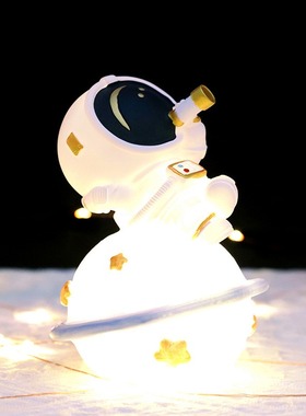 新品 太空人星球灯创意星际宇航员小夜灯男生桌面装饰摆件