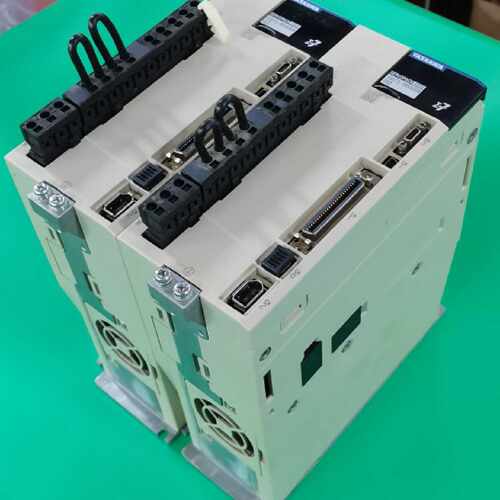 议价SGD7S-5R5A00A002 安川伺服驱动器 成色漂亮 质保3个月 询价