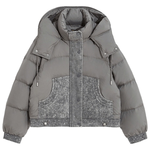 bebe冬季系列女士宽松烫仿钻局部牛仔拼接短款羽绒服403402