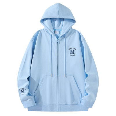 天蓝色卫衣，打造阳光少年感！