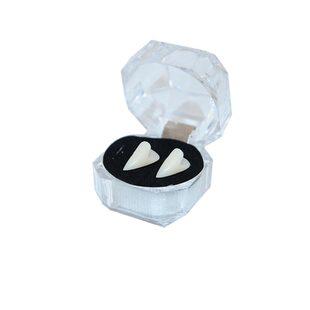 小虎牙可爱自然仿真僵尸獠牙牙齿尖牙cos道具血假犬牙吸血鬼假牙