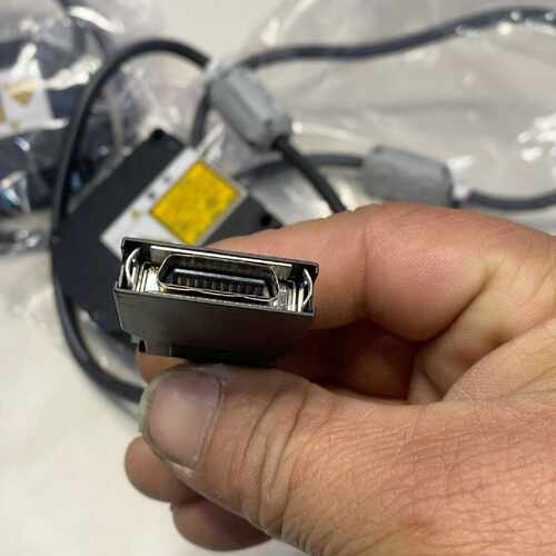 OMRONZS-HLDS2激光位移传感器，日本制造，