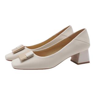 2026年秋冬新款软后跟舒适高跟鞋少女粗跟小众米白色百搭方头单鞋