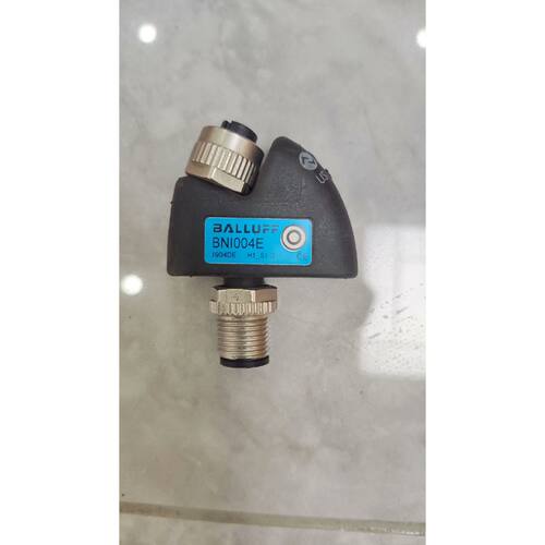 BNI004E 巴鲁夫 转换器全新，功能包好