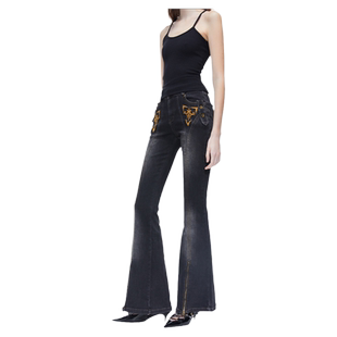KVKV FOST胶囊系列 Palazzo Jeans 刺绣花纹微喇叭公爵牛仔裤