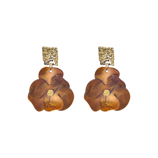 法式花朵耳钉女轻奢小众高级感夸张耳环2026新款爆款精致气质耳饰