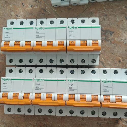 在线议价施耐德Easy9 3p C40A C25A空气开关小型断路器