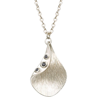 EMPHASIS艾斐诗「融」系列丝锻合金黑钻石项链小众90547N