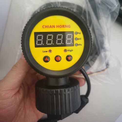 议价CHIAN HORNG压力表VPP-PT2-D24-7-PLNK-4-20mA-1/2
