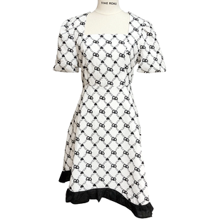 Time RoaD/汤米诺夏季设计感格纹短袖裙子女刺绣法式方领连衣裙