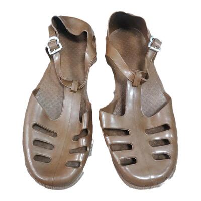 包头凉鞋男款中老年夏季越南复古塑胶镂空平底鞋女老式休闲洞洞鞋