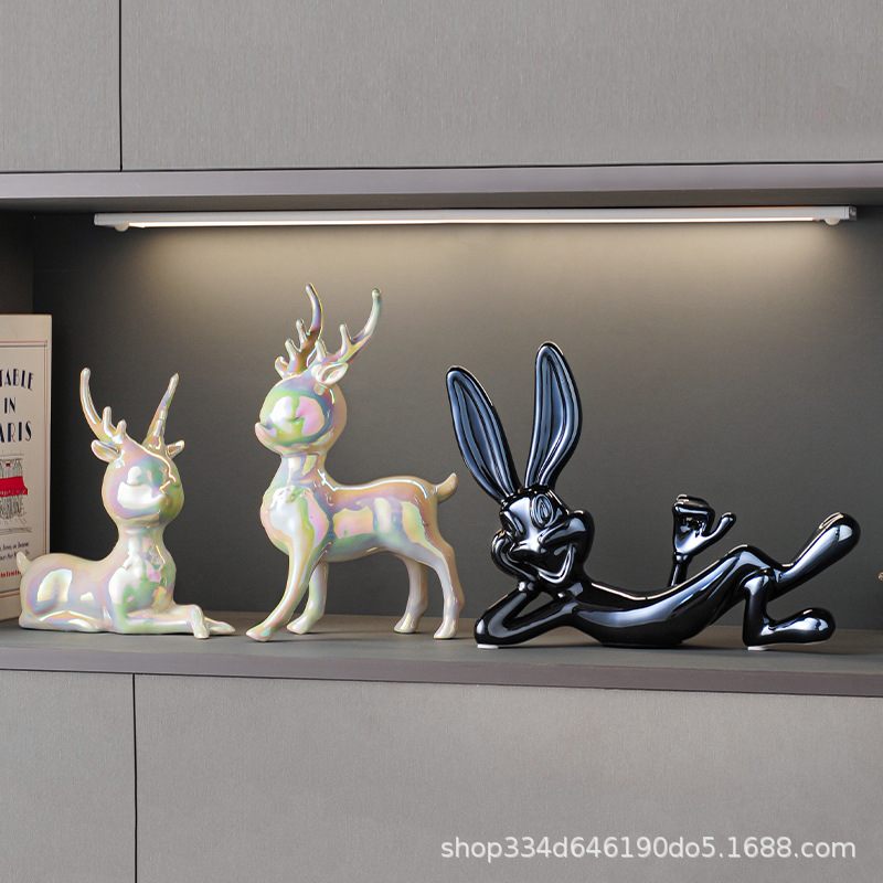 创意小鹿摆件轻奢高级酒柜装饰品软高档感客厅电视柜卧室桌面玄关