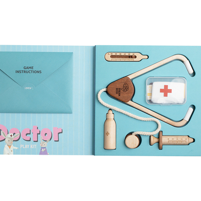 墨小小医生扮演过家家打针玩具男