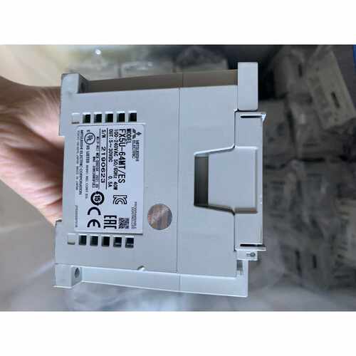 询价下单三菱PLC FX5U-64MT/ES，成色充新。功能完好，支
