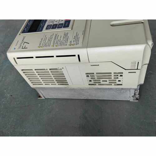 议价CIMR-F7B43P7 安川F7系列变频器 400V 3.