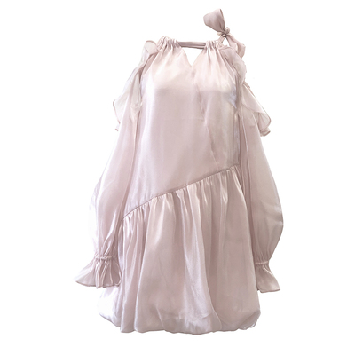 甜美花苞裙奶油纱露肩