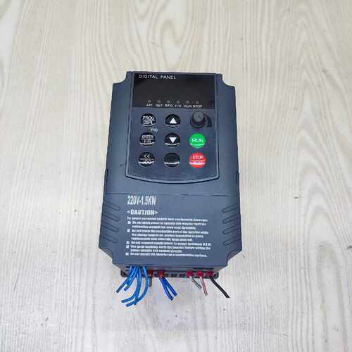 溢价-菱士达LSD-C7200变频器    1.5kw /220v