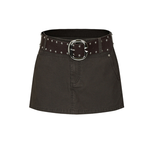 UR&DC2026春季新款复古风潮流摩登铆钉皮带装饰裙裤短裤女超短裙