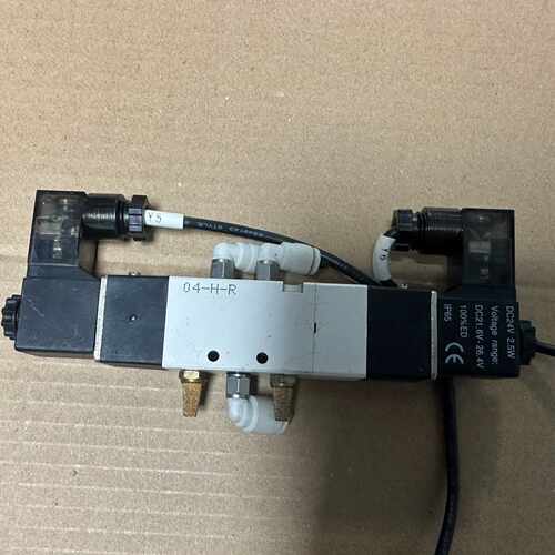 议价4V130E-M5 九成新 成色非常好 现货几百个 打包