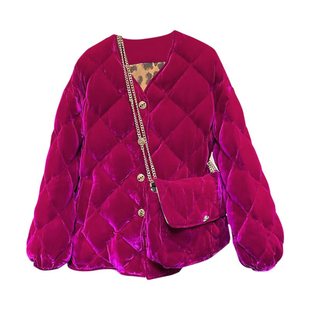 2025年火龙果色真丝丝绒豹纹撞色秋冬款羽绒服白鹅绒女链条包套装