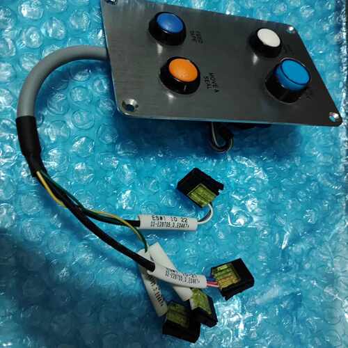 02-E28705_D_E04X7工业控制按钮盒，带4个按