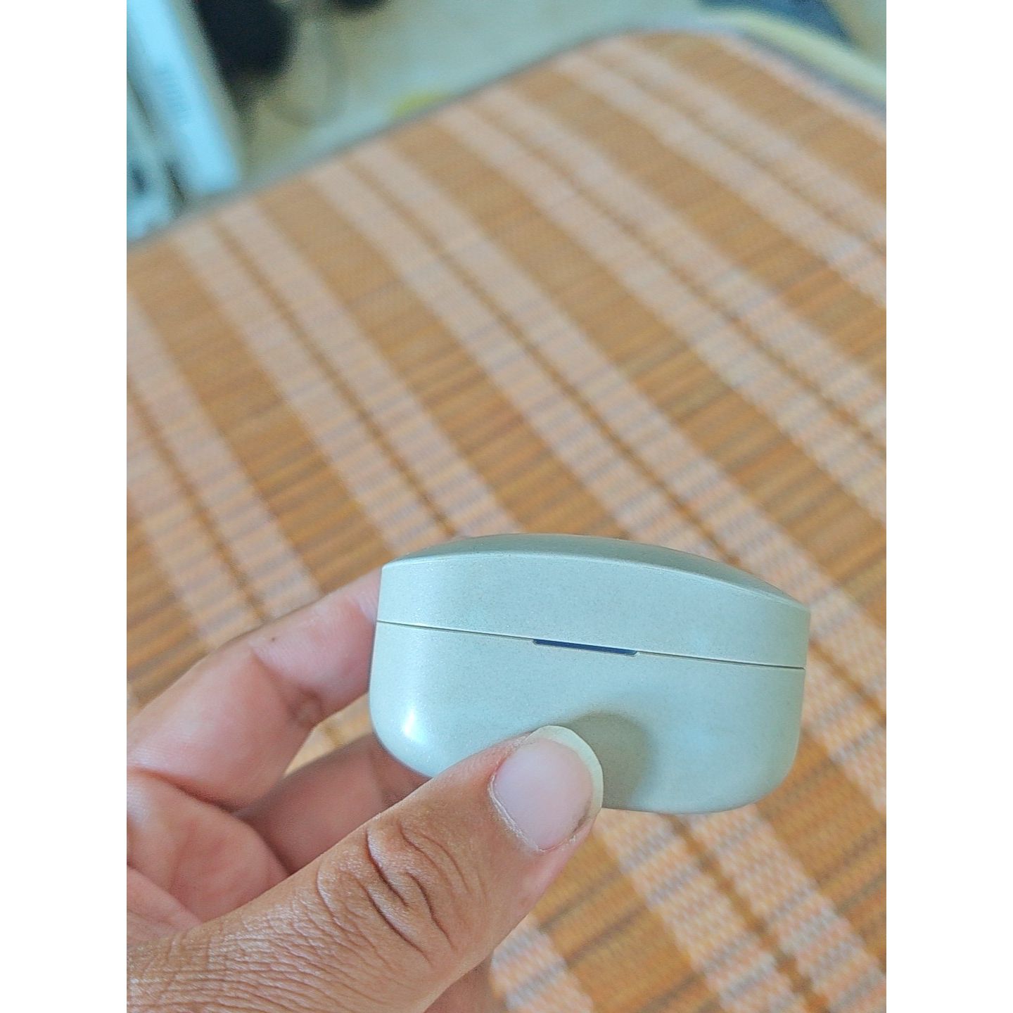 可维修议价  WF1000XM4式功能全正常没修过成色还可以有点磕碰和图片
